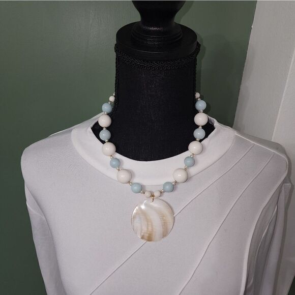 Lee Sands Gemstone & White Coral Necklace w/ Shell Pendant. NWOT - Picture 7 of 10